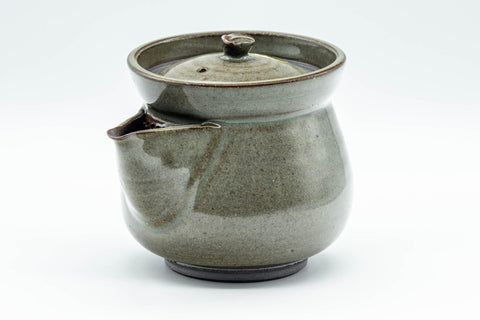 Japanese Tea Set - Otani-yaki Do-ake Houhin Teapot and Yunomi Teacup - 250ml - angled front view of the houhin showing the spout