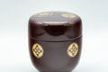 Japanese Natsume Matcha Caddy - Tea Canister - 七宝 Lacquer Natsume - 120ml - overhead view of the lid showing the gold and red shippo motif