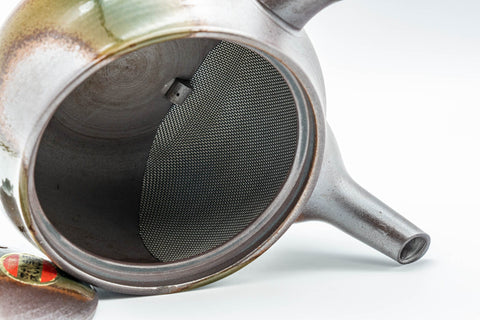Tezumi — Japanese Kyusu - Green Ash Glazed Banko-yaki (萬古焼) Teapot - 275ml — interior view showing the filter