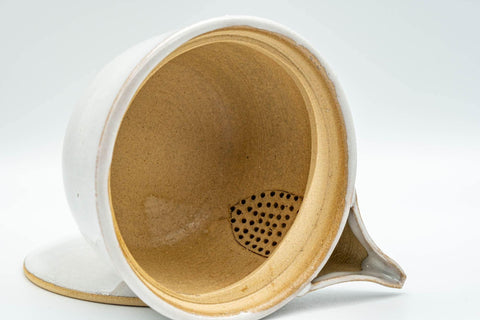 Tezumi — Japanese Tea Set - 赤膚山 Akiyama Kiln - Houhin Teapot and Katakuchi Water Cooler — the cups viewed from above