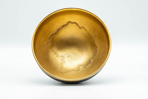 Tezumi — Japanese Matcha Bowl - 三代 北本博 Hiroshi Kitamoto III Tenmoku Glazed Gold Kyo-yaki Chawan - 300ml — three-quarter view