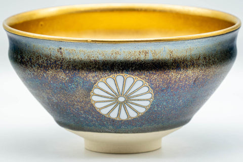 Tezumi — Japanese Matcha Bowl - 三代 北本博 Hiroshi Kitamoto III Tenmoku Glazed Gold Kyo-yaki Chawan - 300ml — tipped to show the interior