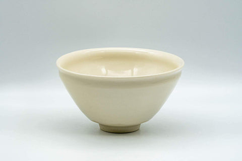 Tezumi — Japanese Matcha Bowl - Teiichi Oketani 定一桶谷 White Shiro Tenmoku Kyo-yaki Chawan - 250ml — front view from another angle