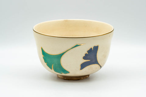 Japanese Matcha Bowl - Ginkgo Leaf Kyo-yaki Chawan 宮地英香 - 400ml - front view showing the ginkgo leaf decoration