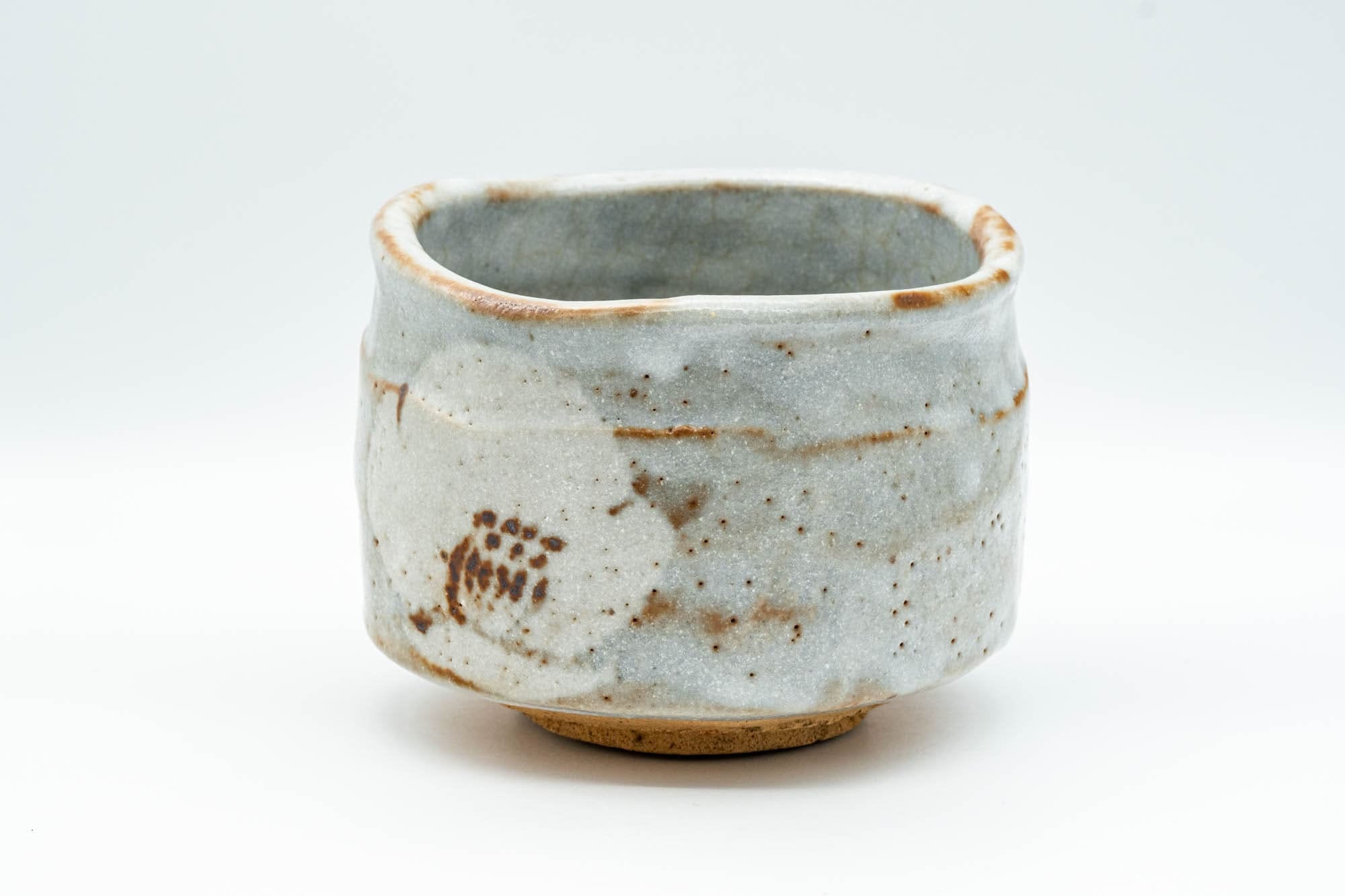 Japanese Matcha Bowl - Tall Yuzuhada Shino Glazed Hantsutsu-gata Chawan - 600ml
