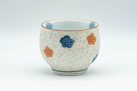 Japanese Teacup - Floral Arita-yaki Porcelain Yunomi - 150ml - angled view of the yunomi