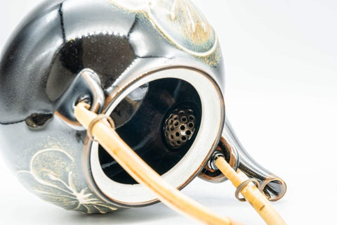 Tezumi — Japanese Dobin - Black Floral Debeso Top-Handle Teapot - 600ml — interior view showing the filter