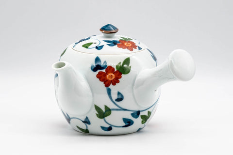 Tezumi — Japanese Kyusu - Floral White Porcelain Arita-yaki Teapot - 400ml — top-down view of the lid