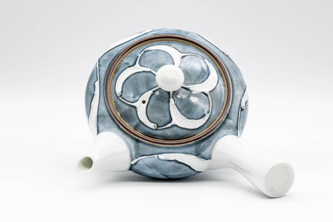 Japanese Kyusu - Porcelain Swirl Debeso Teapot - 280ml - top-down view with the lid removed showing the ceramic strainer