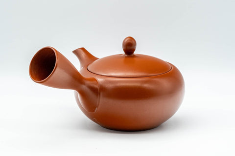 Japanese Kyusu - 高資窯 Takasuke Kiln - Sasame Filter Tokoname-yaki Teapot - 300ml - side profile showing the spout and side handle