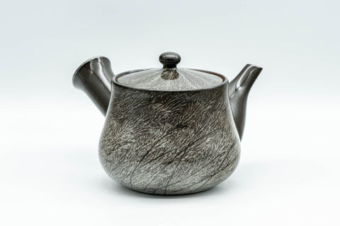 Japanese Tea Set - Yokoishi Gagyu Musashino Kyusu with 5 Yunomi - front view of the teapot showing the brushed pampas-grass design