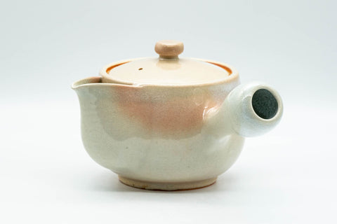 Japanese Tea Set - Tsubaki Kiln Hagi-yaki Kyusu Teapot with 6 Yunomi Teacups - three-quarter view of the teapot with the lid on