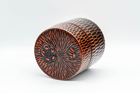 Tezumi — Japanese Chazutsu - Textured Lacquer Tea Canister - 300ml — closeup of the finish