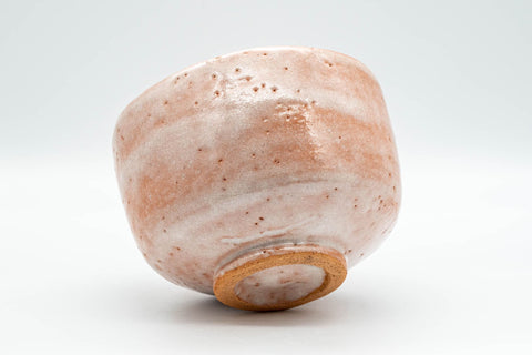 Japanese Matcha Bowl - Pink and White Hantsutsu-gata Chawan - 400ml - view of the underside showing the foot
