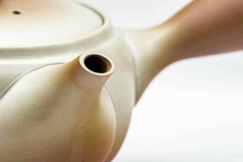 Tezumi — Japanese Kyusu - Large Brown Obi-ami 360 Filter Teapot - 550ml — closeup of the decoration