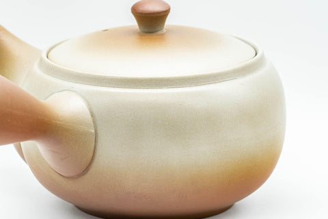 Tezumi — Japanese Kyusu - Large Brown Obi-ami 360 Filter Teapot - 550ml — closeup of the base