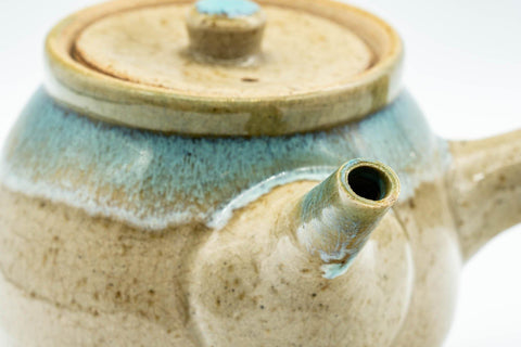 Tezumi — Japanese Kyusu - 上野焼 Turquoise Drip Glazed Agano-yaki Teapot - 325ml — side profile showing the spout and handle