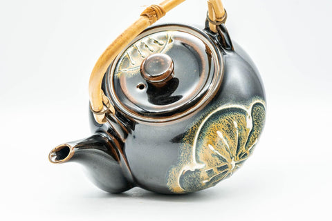 Tezumi — Japanese Dobin - Black Floral Debeso Top-Handle Teapot - 600ml — top-down view of the lid