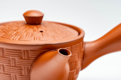 Tezumi — Japanese Kyusu - Basket-patterned Tokoname-yaki Teapot - 200ml — closeup of the decoration