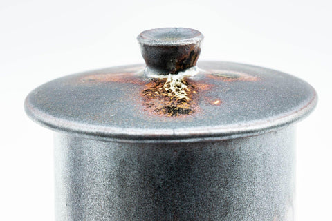 Tezumi — Japanese Teacups - Pair of Drip-Glazed Lidded Meoto Yunomi — closeup of the foot