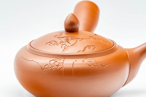 Tezumi — Japanese Kyusu - Engraved Tokoname-yaki Debeso Teapot - 325ml — closeup of the decoration