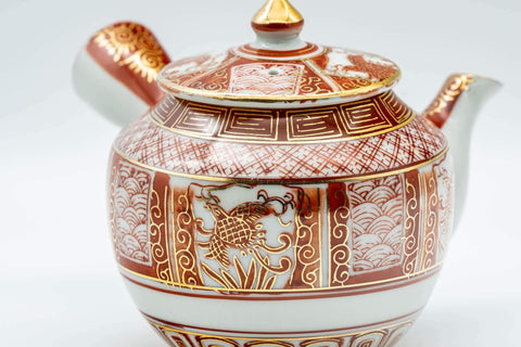 Tezumi — Japanese Kyusu - Red and Golden Geometric Patterned Katani-yaki Debeso Teapot - 200ml — closeup of the base