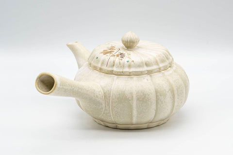 Tezumi — Japanese Kyusu - Floral Pumpkin-shaped Debeso Teapot - 300ml — top-down view of the lid