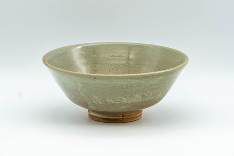 Japanese Matcha Bowl - Crazed Celadon Glazed Hira-gata Mishima Chawan - 200ml - front view of the crazed celadon mishima chawan