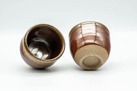 Tezumi — Japanese Teacups - Pair of Red Honey Drip-Glazed Yunomi - 90ml — three-quarter view