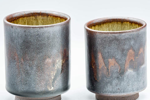 Tezumi — Japanese Teacups - Pair of Drip-Glazed Lidded Meoto Yunomi — inverted showing the foot ring