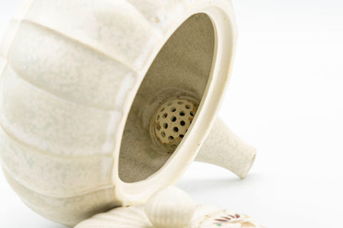 Tezumi — Japanese Kyusu - Floral Pumpkin-shaped Debeso Teapot - 300ml — side profile showing the spout and handle
