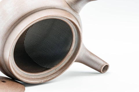 Tezumi — Japanese Kyusu - Classic Banko-yaki Mesh Filter Teapot - 300ml — side profile showing the spout and handle