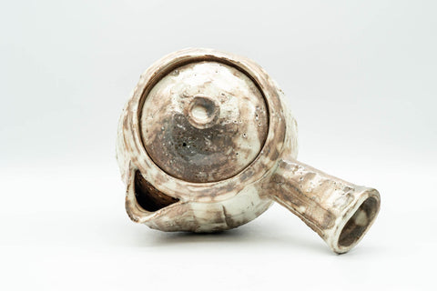 Japanese Tea Set - Notomi Choun, Daikazan Kiln - Beige Hagi-yaki Do-ake Kyusu Teapot with 5 Yunomi Teacups - top view looking into the open houhin-style spout