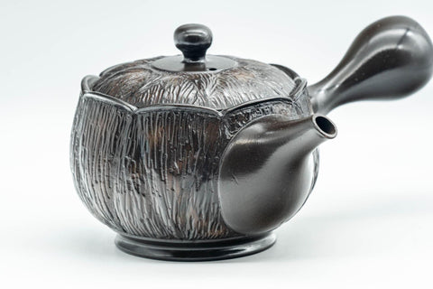 Tezumi — Japanese Kyusu - Textured Black Kurodei Tokoname-yaki Teapot - 250ml — closeup of the decoration