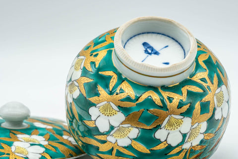 Japanese Teacup - Green White Floral Porcelain Arita-yaki Lidded Yunomi - 150ml - Tezumi